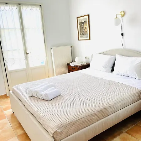 Vintage Lover's Getaway Antiparos