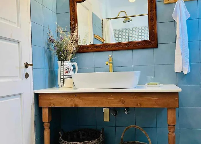 Vintage Lover's Getaway