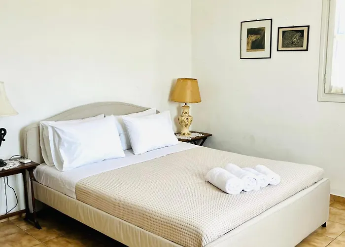 Vintage Lover's Getaway 펜션 안디파로스